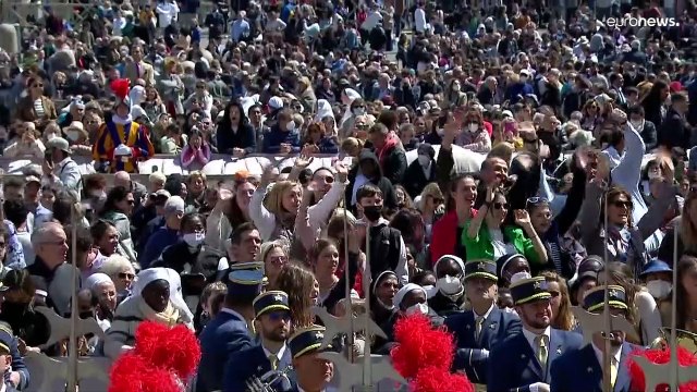 Il Papa nel giorno di Pasqua: Pace per la martoriata Ucraina e tutte le guerre