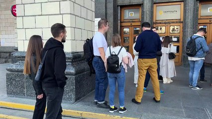 إقبال كبير على طابع بريدي يظهر إغراق السفينة الحربية الروسية في أوكرانيا