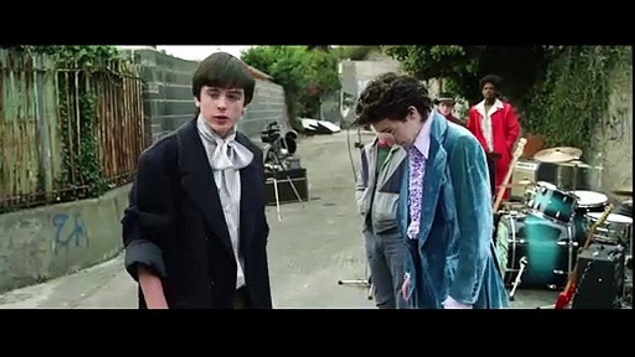 Lucy Boynton : "J'ai épargné aux autres le traumatisme de m'entendre chanter"