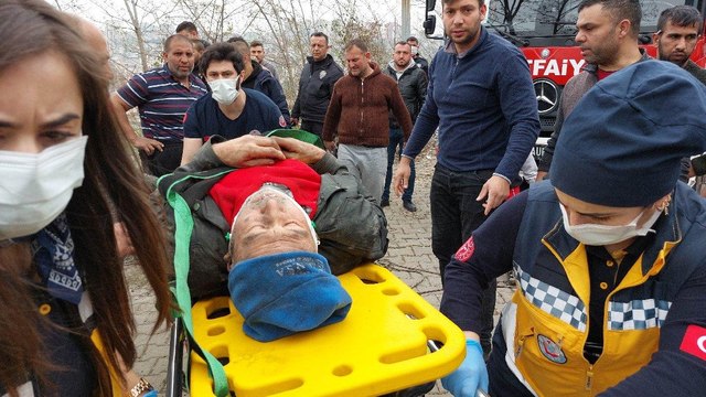 Çöp toplarken uçuruma yuvarlandı
