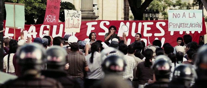 Même la pluie Bande-annonce VO