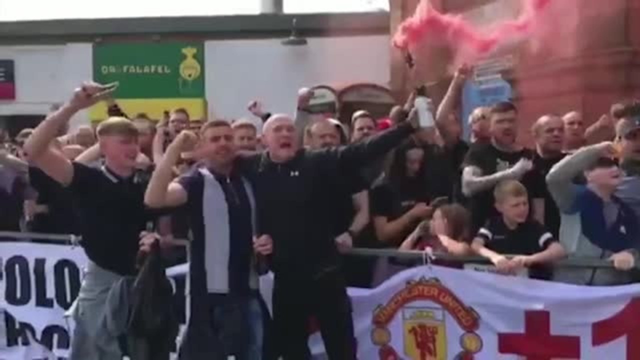 Manchester-Fans protestieren gegen Eigentümer
