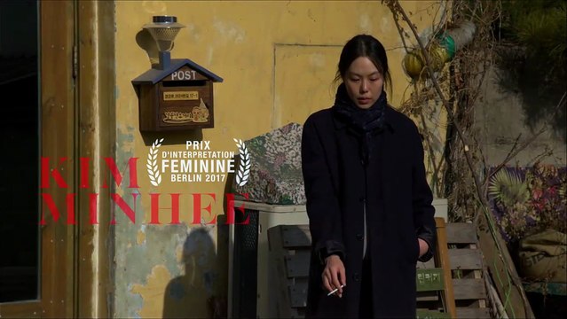 Seule sur la plage la nuit Bande-annonce VO