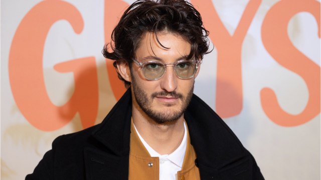 Voici - PHOTO La bande-annonce de mon personnage : le tacle subtil de Pierre Niney à Emmanuel Macron