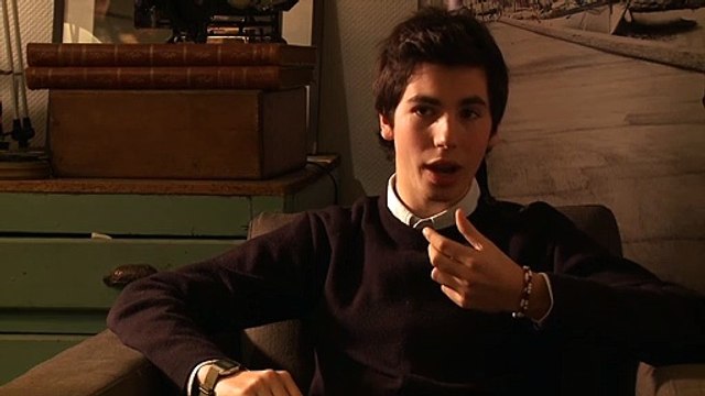 Dos à la mer - MAKING OF Interview de Simon Voss