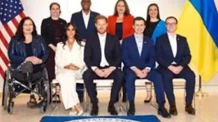 Glowing » Meghan et Harry posent avec la délégation américaine aux Invictus Games dans de nouveaux