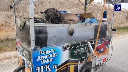 آدم محمد.. 8 أشهر من السير على الأقدام من بريطانيا قاصدا مكة