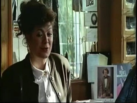 Raining Stones Bande-annonce VO