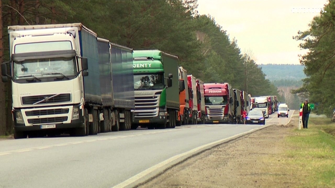 Grenzen zu Belarus: Tausende Trucker verpassen Ultimatum zum Verlassen der EU