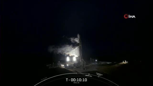 SpaceX, ABD'ye ait istihbarat uydusunu uzaya fırlattı