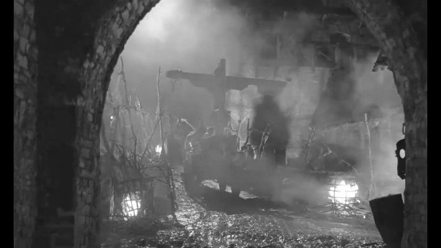 Il est difficile d'être un dieu Bande-annonce VO