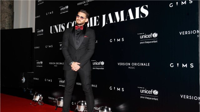 GALA VIDEO – Rayane Bensetti pose avec un ours et provoque une polémique