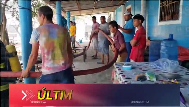 Fuerte incendio deja varios vehículos incendiados en Catacamas, Olancho