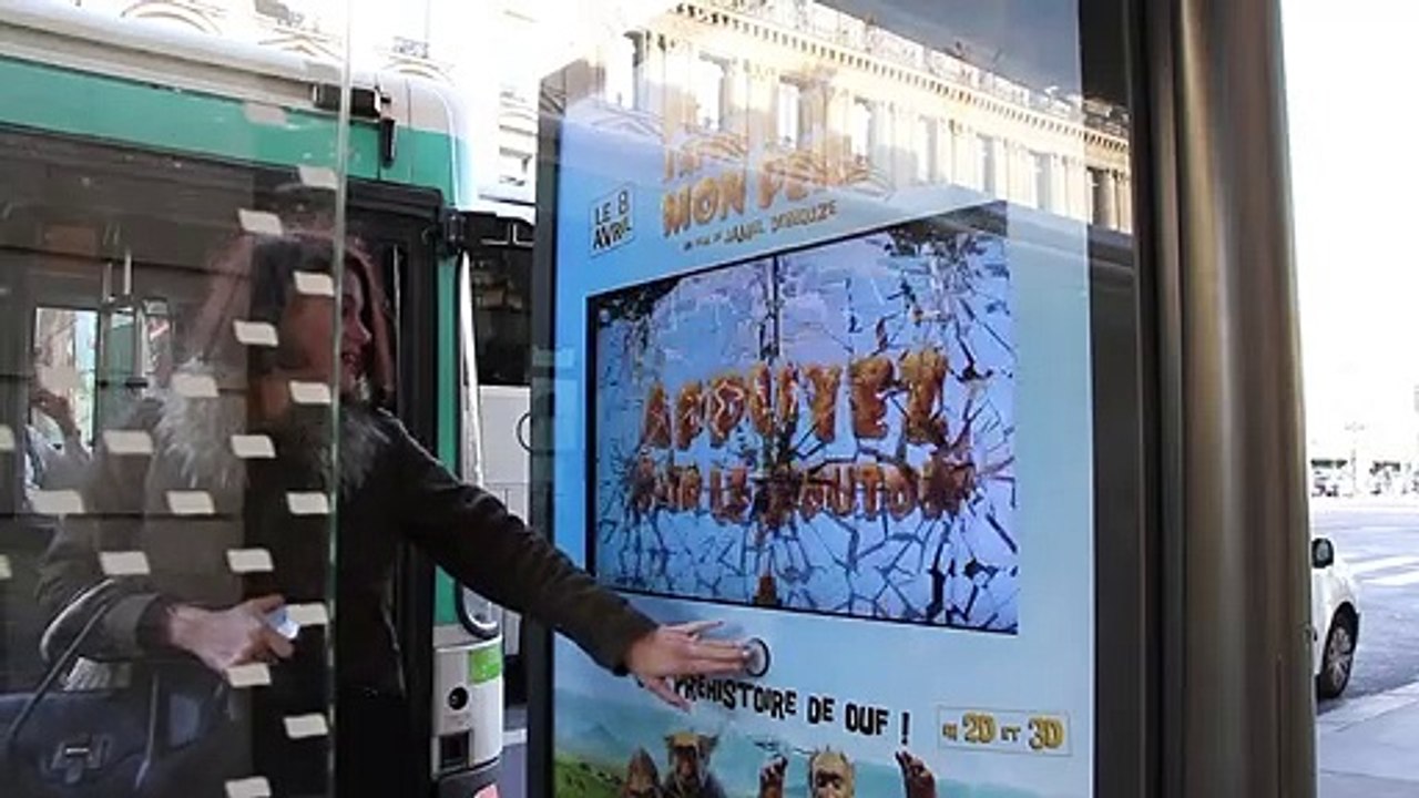 Pourquoi j'ai pas mangé mon père - BONUS "Les héros du film envahissent les rues de Paris"