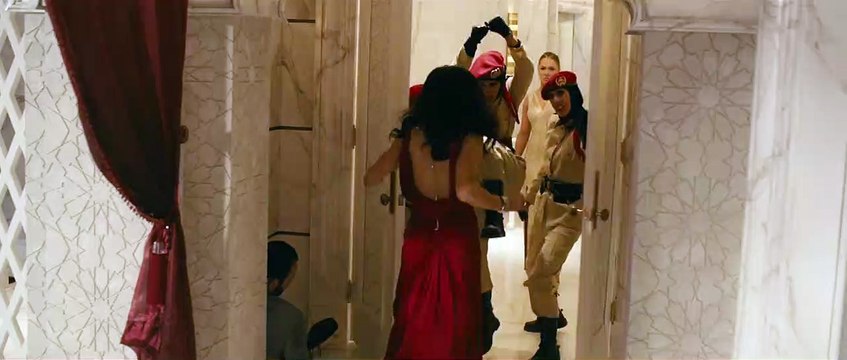 Furious 7 - EXTRAIT VF Combat entre Letty et la garde du corps du Prince