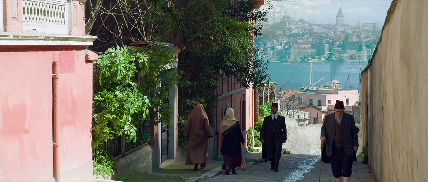 La Promesse d'une vie - EXTRAIT VF "Lire l'avenir dans le café"