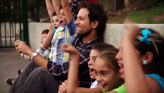 Un beau dimanche Bande-annonce VF