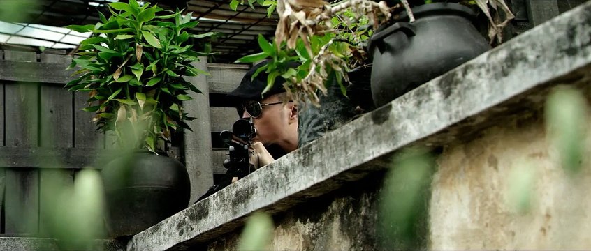 Special ID - EXTRAIT VF Sur les toits