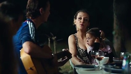 Camille Lellouche chante "Maladie d'Amour"