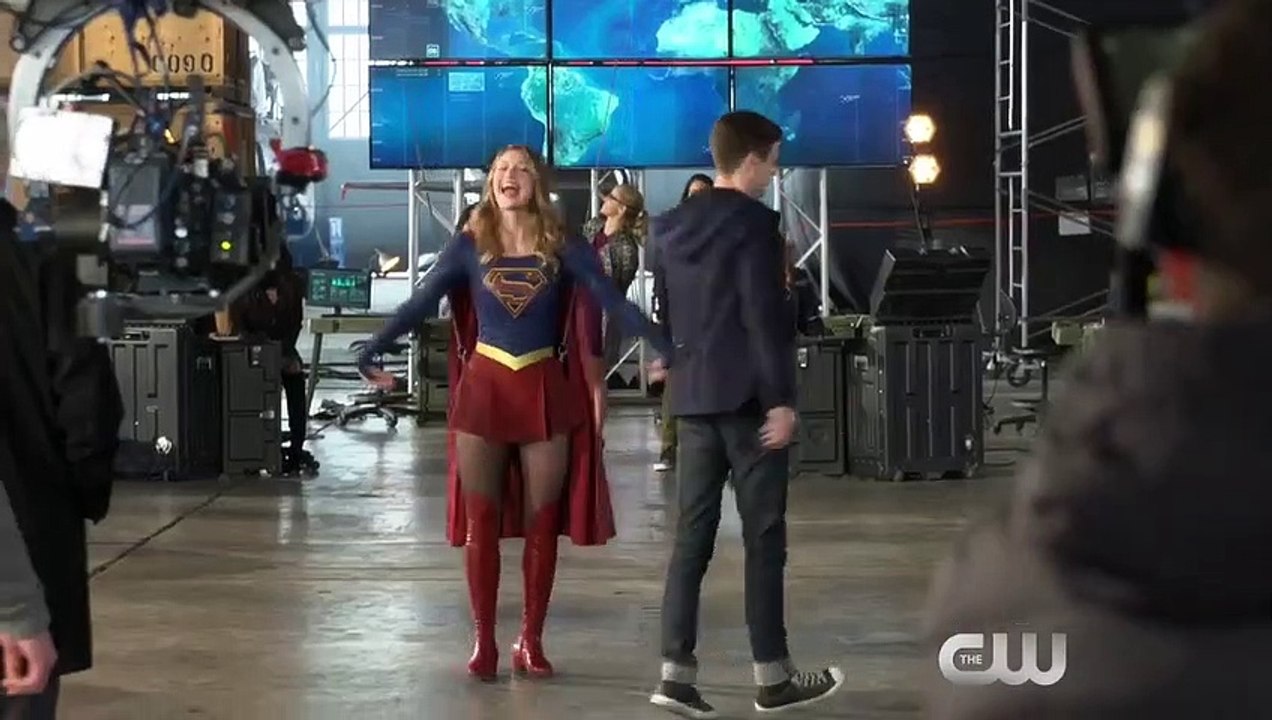 Arrow, Flash, Supergirl, Legends of Tomorrow : "les coulisses du cross-over !"