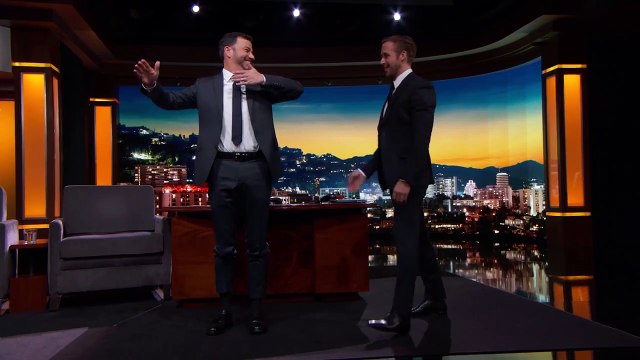 Ryan Gosling prouve qu'il a appris la valse à Jimmy Kimmel