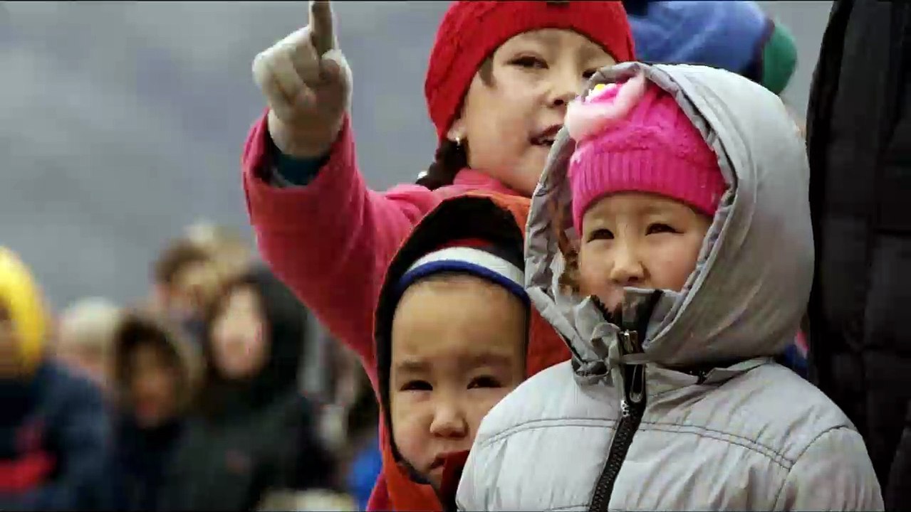 La jeune fille et son aigle Bande-annonce VO