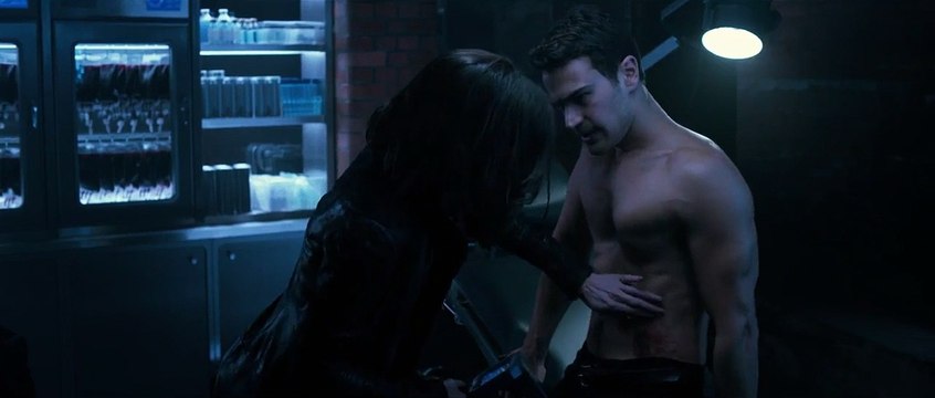 Underworld: Blood Wars EXTRAIT VO J'essaie de ne pas te tuer