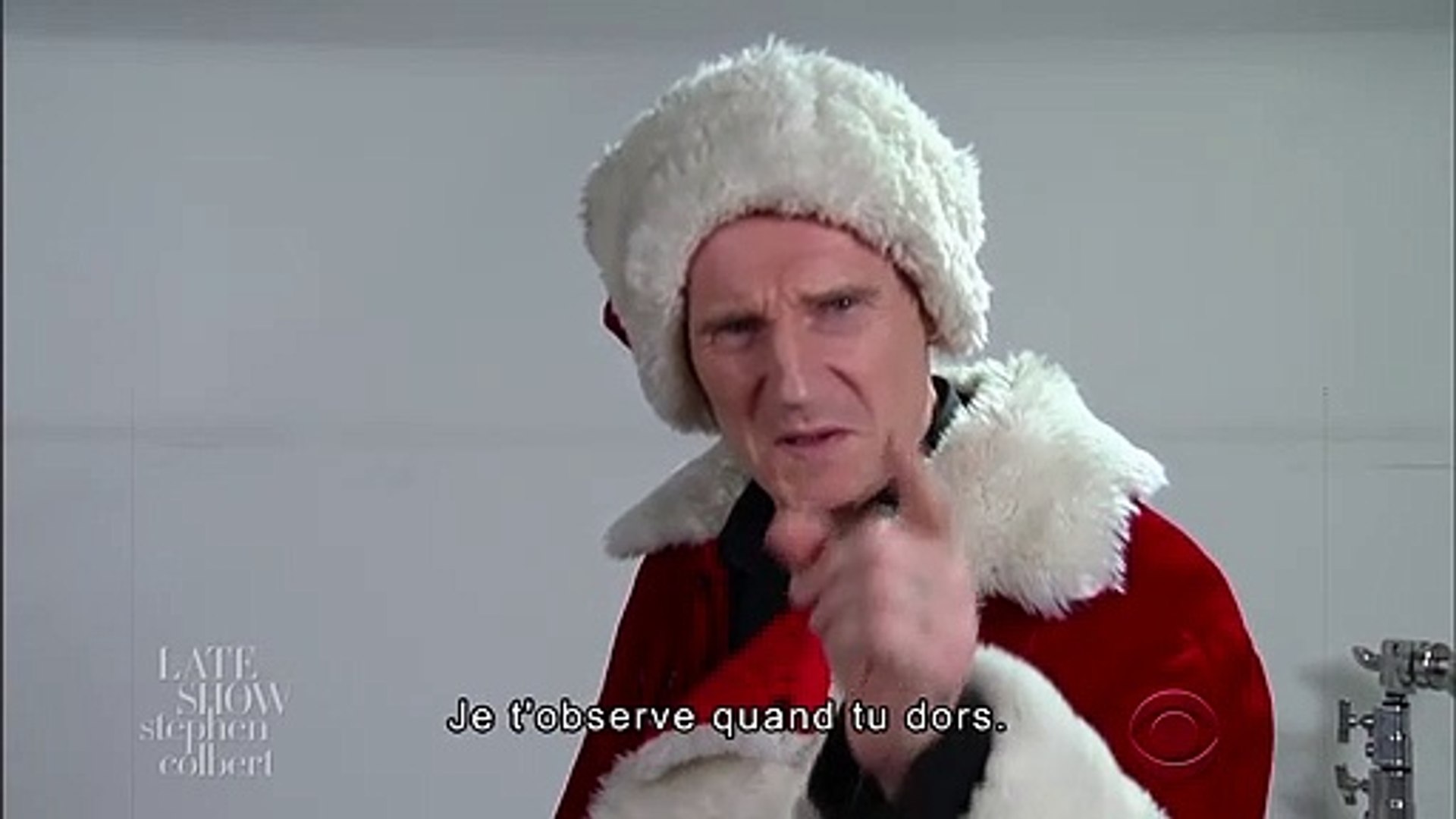Liam Neeson passe une audition pour le rôle du Père Noël - Vidéo Dailymotion