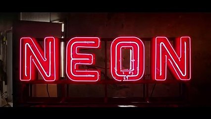 Les bums de plage Teaser VO