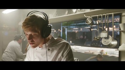 Jason Statham et Gal Gadot mettent le feu dans une publicité