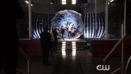 Flash (2014) - saison 3 - épisode 13 Teaser VO