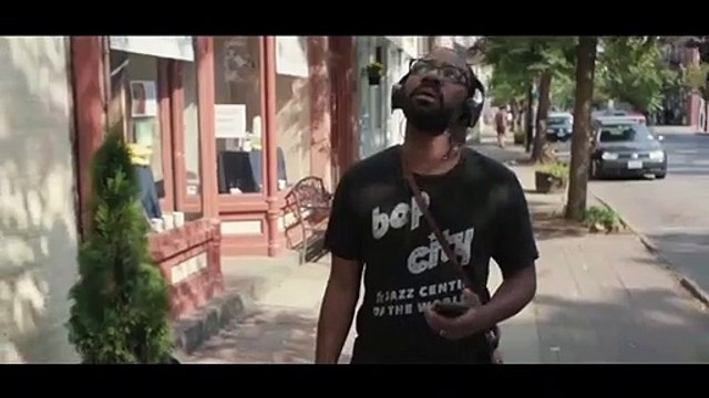 Little Boxes Bande-annonce VO