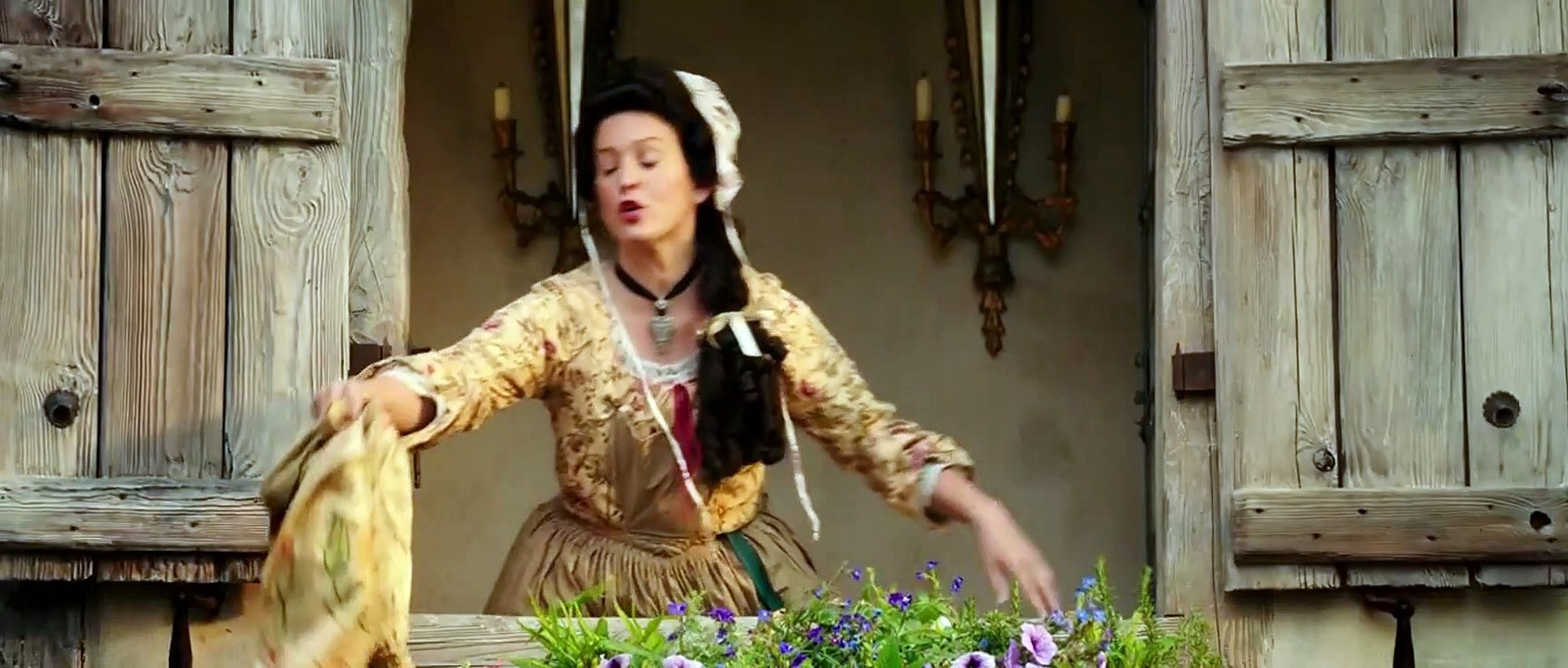 La Belle et la Bête : Emma Watson chante un extrait de "Belle"