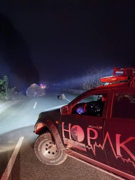 Karadeniz Sahil Yolu'nda ulaşım, kaya parçalarının düşmesi nedeniyle aksadı