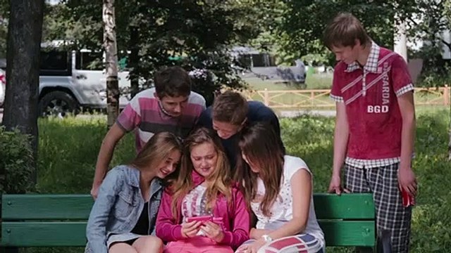 14 ans, premier amour Teaser VF