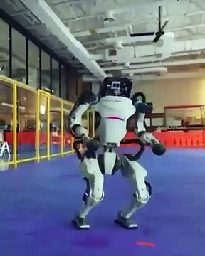 Я просто в восторге! Как же они эволюционируют роботы Boston Dynamics