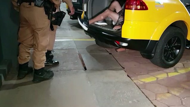 Durante diligências da Rocam, dupla é detida com drogas e homem procurado pela Justiça é preso