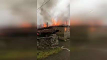 BALIKESİR - Çıkan ev yangını söndürüldü