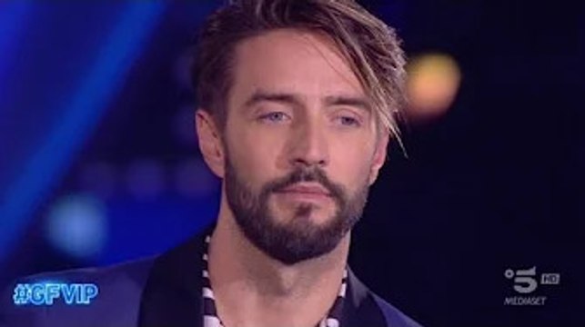 GF Vip, Alex Belli fa una dedica a Soleil Sorge: Sono con te A qualche settimana dalla sua uscita