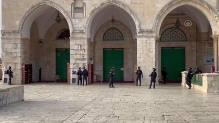 İsrail polisinden Mescid-i Aksa'ya baskın