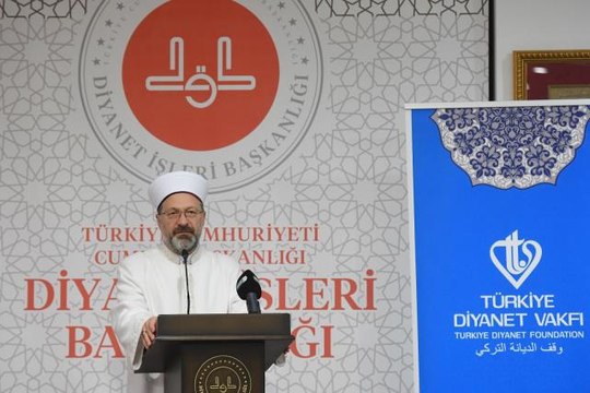 Diyanet İşleri Başkanı Ali Erbaş: Türk bayrağını öpmeleri bütün yorgunlukları ortadan kaldırıyor