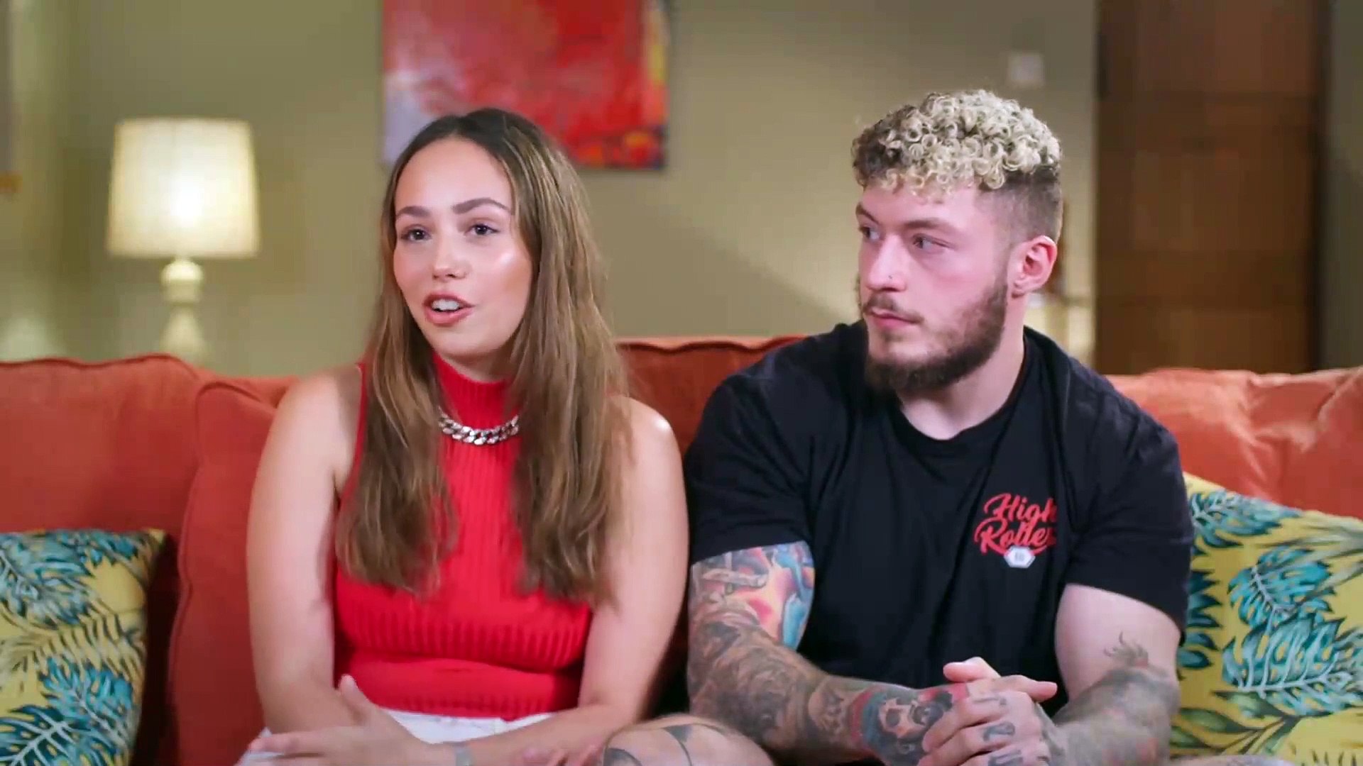 Әйелдер өздерінің үлкен кеуделері туралы