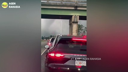 MENGERIKAN! CUPLIKAN MONSTER TORNADO TERBESAR & PALING MERUSAK SEPANJANG SEJARAH DUNIA