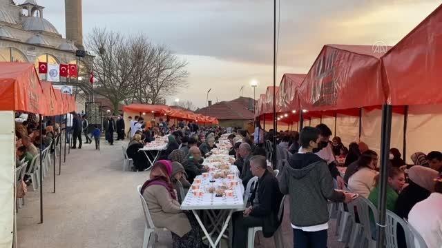 Çubuk'taki mahalle iftarları geleneği sürdürülüyor