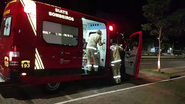 Morador de rua leva garrafada enquanto dormia e precisa ser socorrido pelo Siate