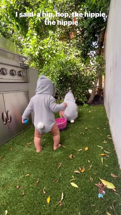 Christina Milian a filmé ses fils Kenna et Isaiah déguisés en lapins pour Pâques. Le 17 avril 2022.