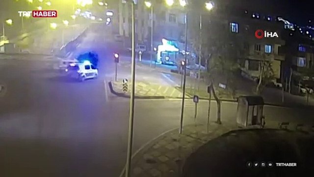 Çevirmeden kaçtı, polis aracına çarpınca yakalandı