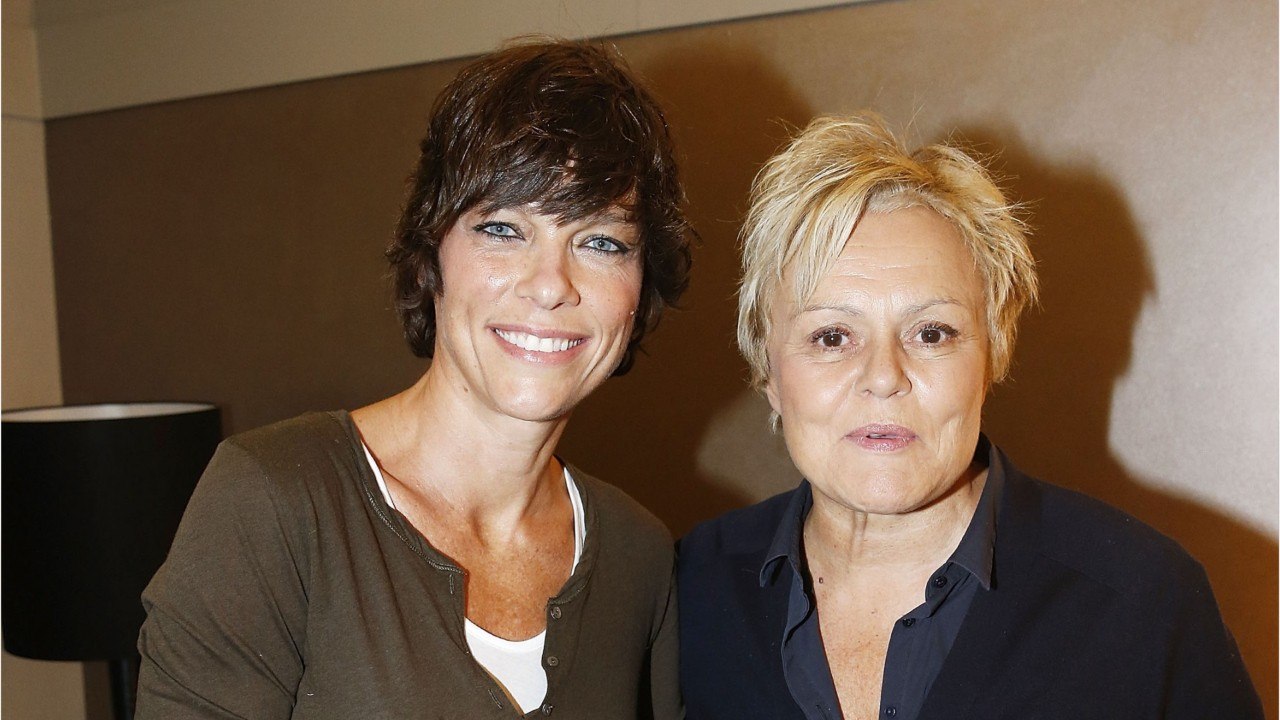 FEMME ACTUELLE - Muriel Robin dévoile le secret de la longévité de son couple avec Anne Le Nen