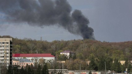 르비우에 미사일 5발 떨어져...민간인 6명 사망 / YTN