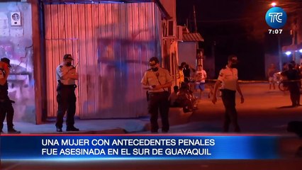 Mujer fue asesinada mientras conversaba en el exterior de su casa